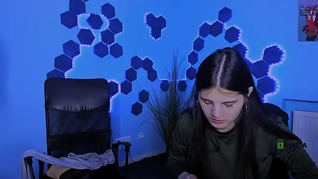 lizzie boom  online show from February 23, 8:19 pm