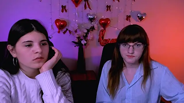 lizzie boom  online show from February 13, 8:10 pm