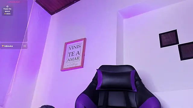  noa smithh  online show from December 19, 8:12 pm