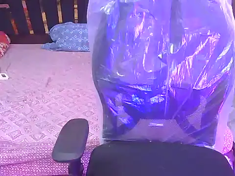 bold-smirthii online show from April 18, 3:53 am