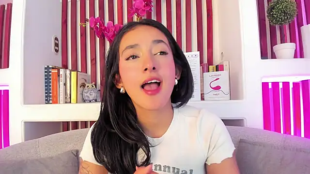 Kaorusweet online show from April 13, 4:30 pm