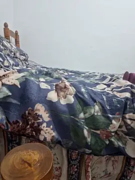 celine-soumise online show from December 22, 2:42 pm