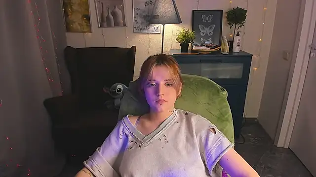 SarahShelby online show from June 4, 10:03 pm