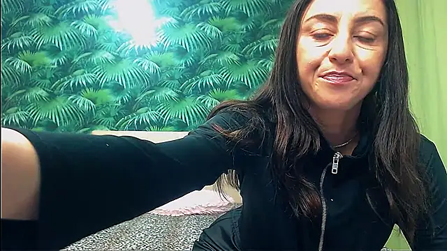 Stella John online show from November 16, 7:43 am