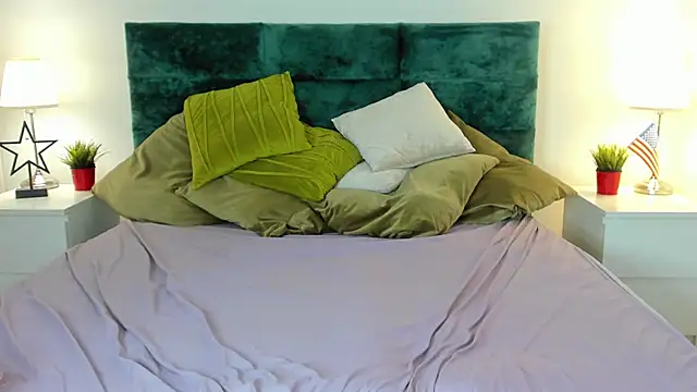 lesilos online show from July 18, 1:31 am
