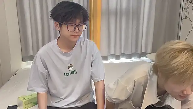 junnan001 online show from July 30, 10:05 am