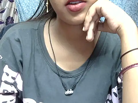 cute Dirty Diva online show from June 28, 2:45 pm