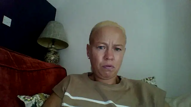 jennyblondeuk online show from July 23, 4:59 pm