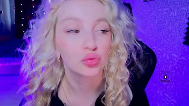 Eva Vibe  online show from March 31, 5:40 am