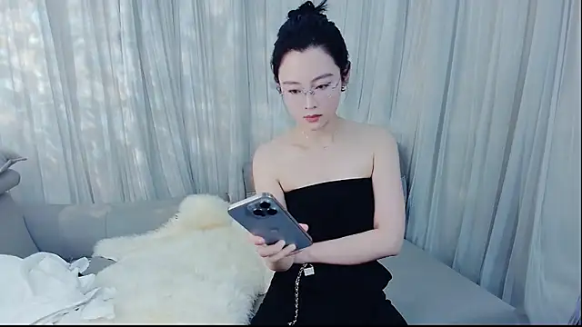 HCOCO online show from April 18, 2:08 pm