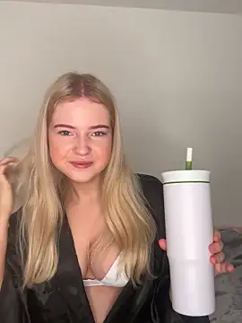 EmilyyEvansss online show from December 21, 12:31 pm