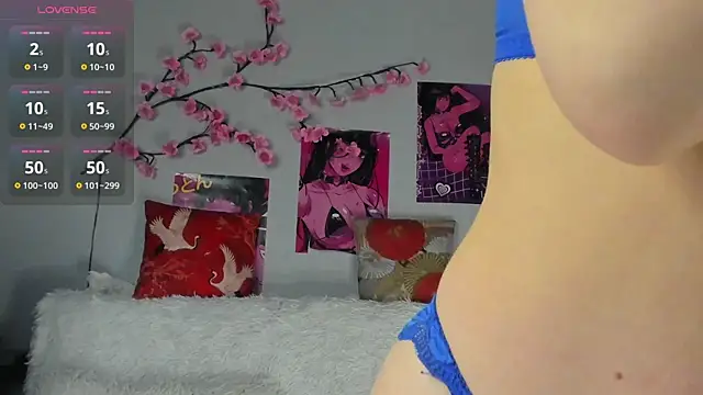 Nicolloves online show from April 12, 11:28 pm