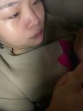 lili-roze online show from February 1, 8:57 am