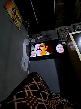 Radhacpl9528 online show from March 6, 11:49 am