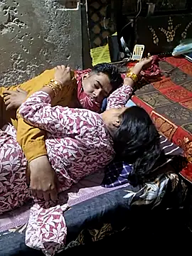 Radhacpl9528 online show from April 12, 4:32 pm