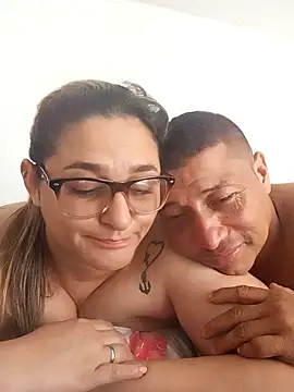 pareja latina1483 online show from January 19, 2:46 pm