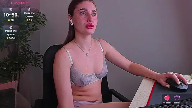 RinaKlark online show from April 10, 10:49 pm