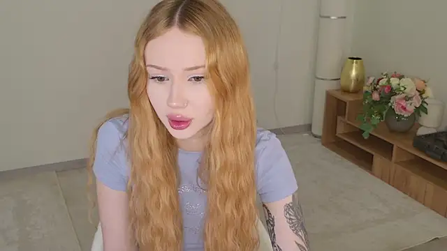 Zoe  Page online show from February 5, 2:20 pm