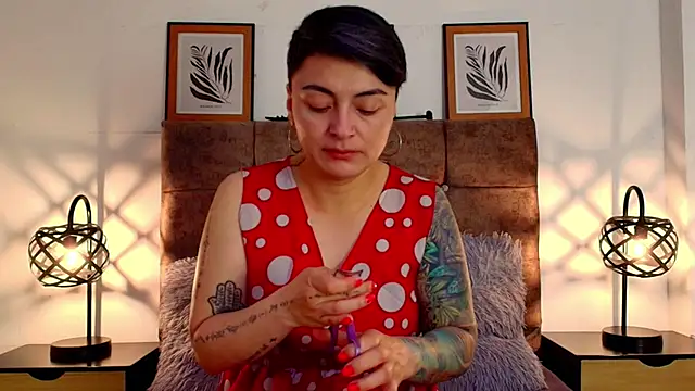 kat paradise online show from April 8, 12:07 pm