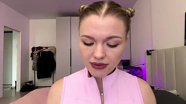 Missfit  online show from January 14, 8:08 am