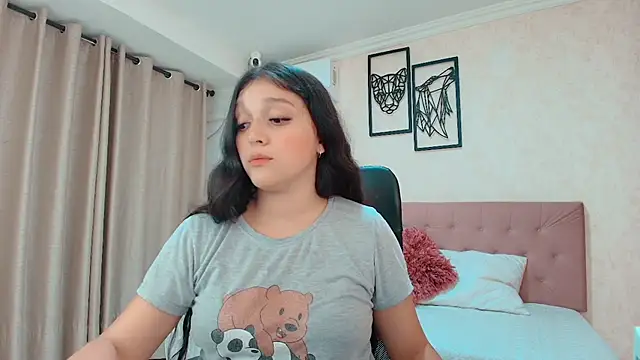 littlemolly walcott online show from July 15, 12:48 am