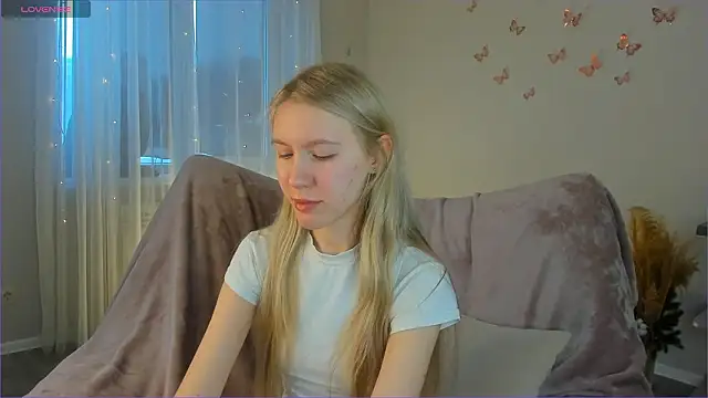 SirenThalassa online show from February 7, 7:45 am