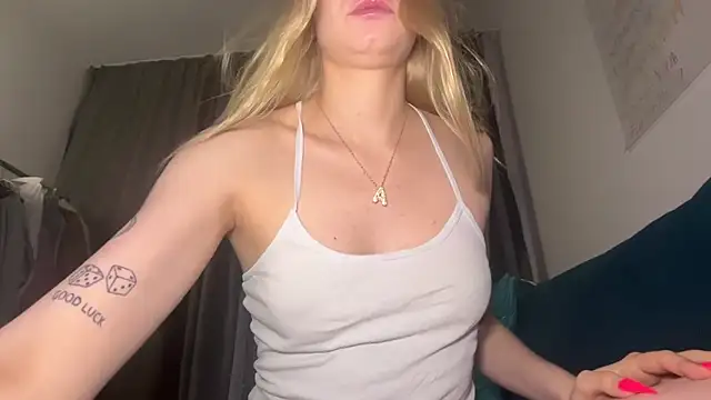 Bl1ssfulSof1 online show from March 26, 9:49 pm