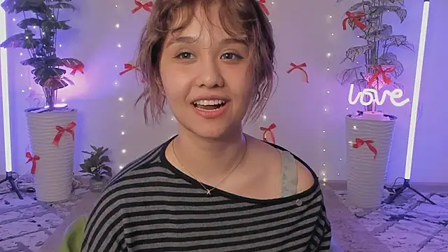 larabae online show from March 13, 8:32 pm