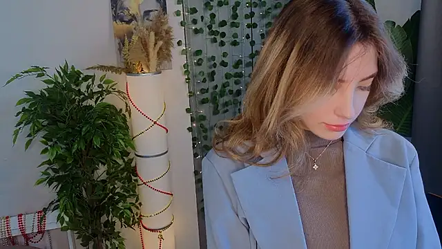 BrianneMallory online show from February 4, 6:49 am