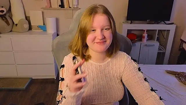 Ol1via online show from April 11, 3:45 am