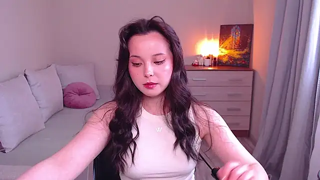 lia hetty online show from June 2, 1:56 pm