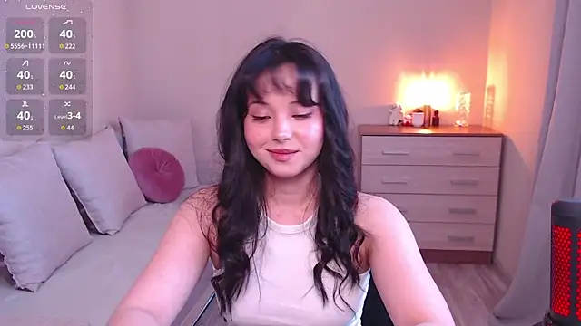 lia hetty online show from April 2, 12:13 pm