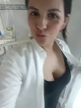 zaraluxx1 online show from March 7, 9:55 pm