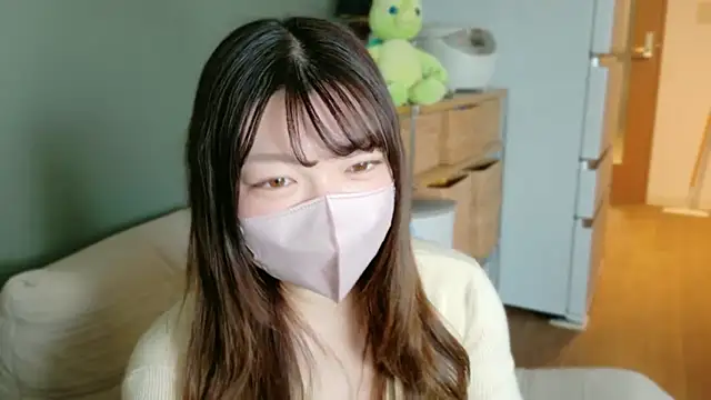   Yui  online show from February 20, 7:21 am