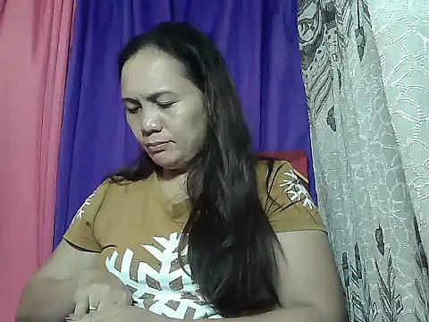 prettymomma24xx online show from June 3, 2:33 pm