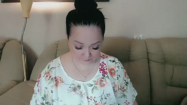 infinity loveliness online show from February 9, 9:33 am