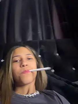 vicky bass  online show from March 14, 2:23 am