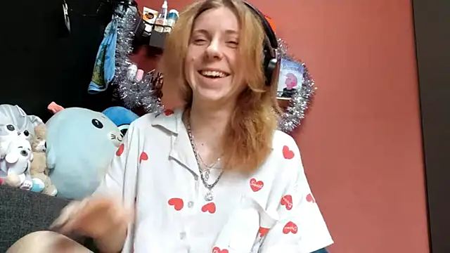 TiaraHenegan online show from January 6, 8:29 am