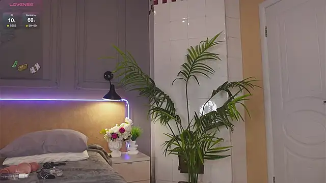 Lil  Fleur online show from March 2, 9:10 pm