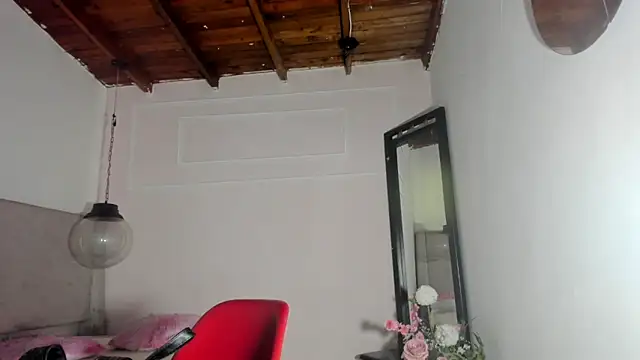 ZoeFox5 online show from February 3, 11:48 am