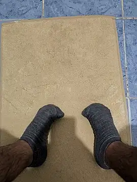 lyonnqw online show from January 18, 8:32 am