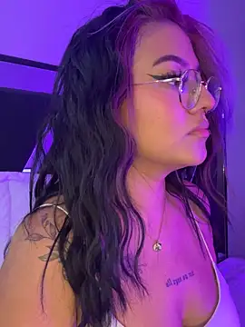 queen of you heart online show from March 3, 10:05 pm