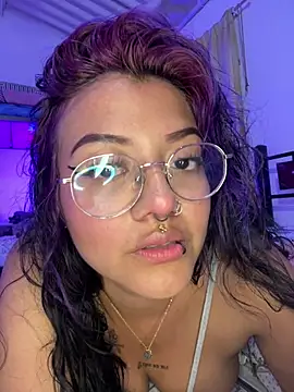 queen of you heart online show from March 22, 2:06 am