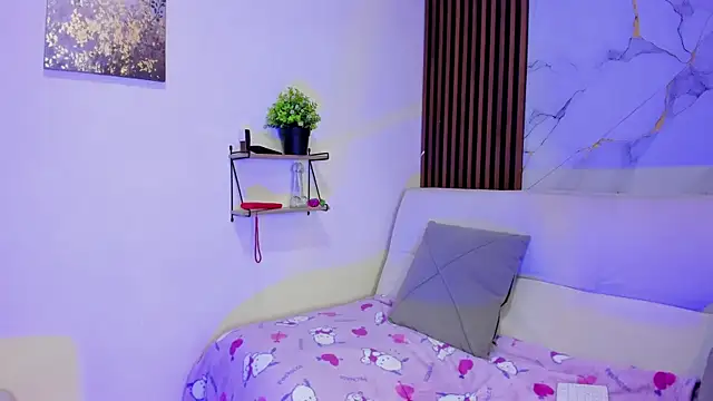 Ela James  online show from June 4, 8:13 pm