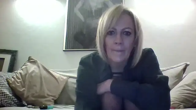 Milfshake227 online show from March 5, 7:42 pm