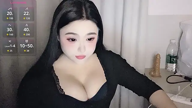 Missqiu-w online show from January 14, 11:15 am