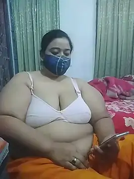 momo loves online show from February 24, 6:17 pm