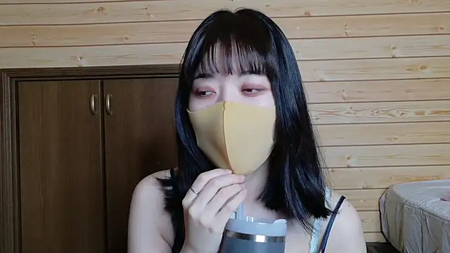 minami room online show from July 2, 12:33 pm