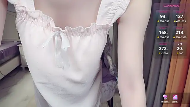 NolanMia online show from April 16, 11:18 pm