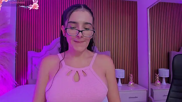 Violett hott  online show from March 17, 12:20 pm